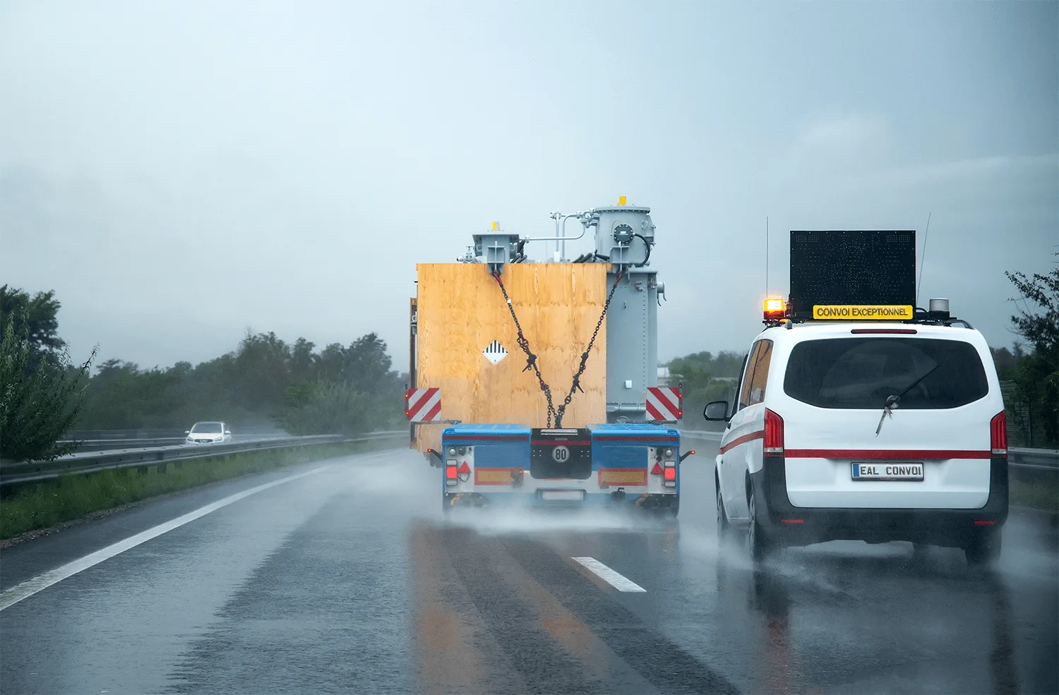 Convoi Exceptionnel Escort Vehicle EAL